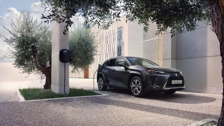 Lexus UX 300e 2023