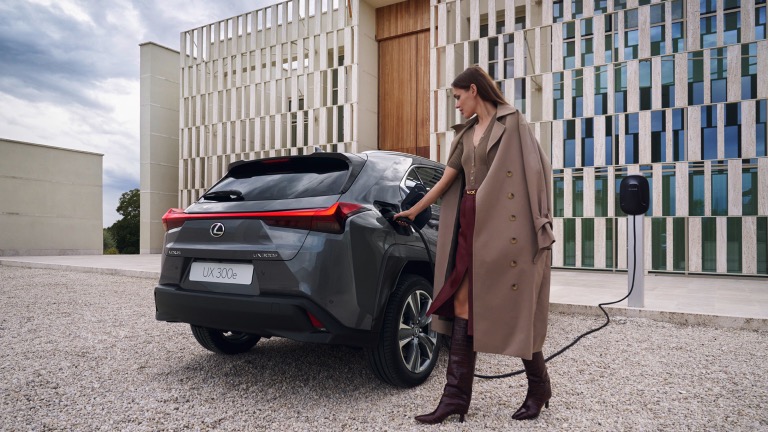 Lexus UX 300e 2023