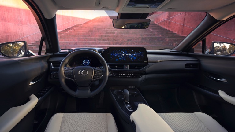 Lexus UX 300e 2023