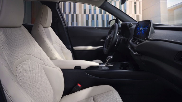 Lexus UX 300e 2023